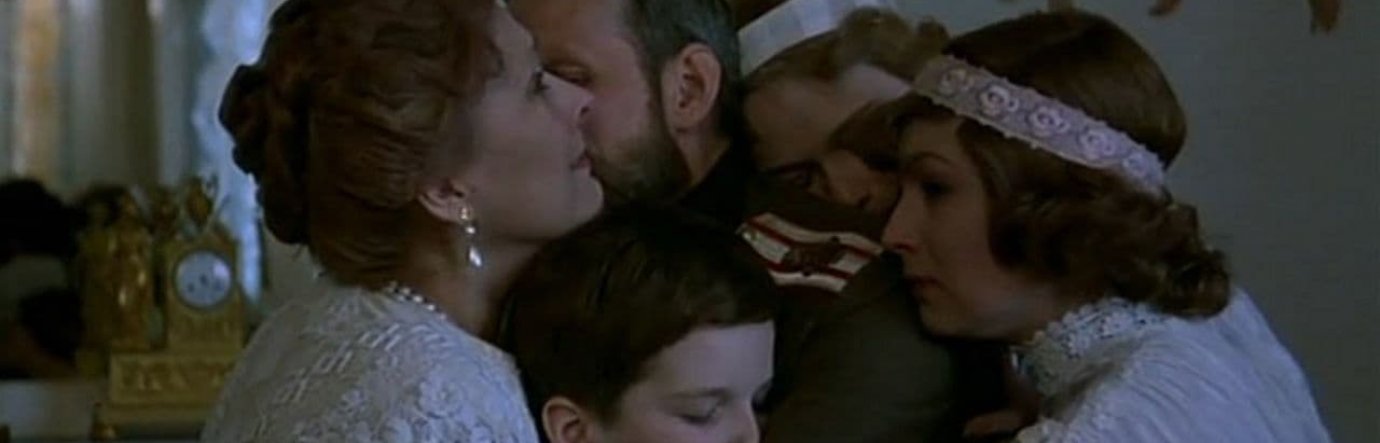 большая картинка к фильму Романовы: Венценосная семья