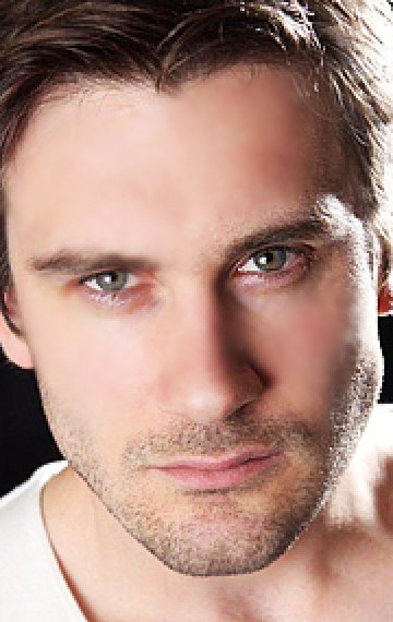 фото: Клайв Стэнден (Clive Standen)