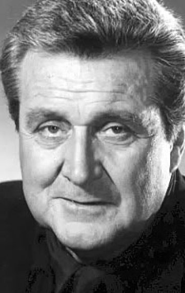 фото: Патрик Макни (Patrick Macnee)