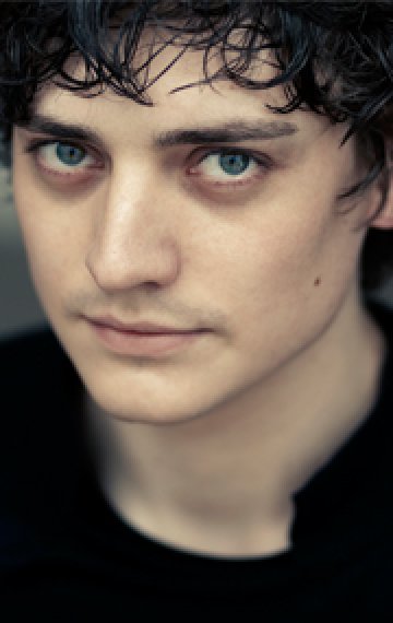 фото: Анейрин Барнард (Aneurin Barnard)