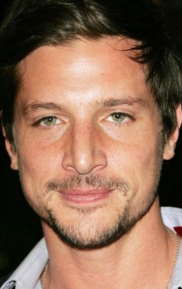 Саймон Рекс (Simon Rex) фото: Саймон Рекс (Simon Rex)