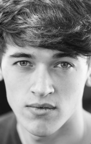 Том блит блондин. Актер том. Том блит. Tom blyth coriolanus snow. Actor tom blyth.