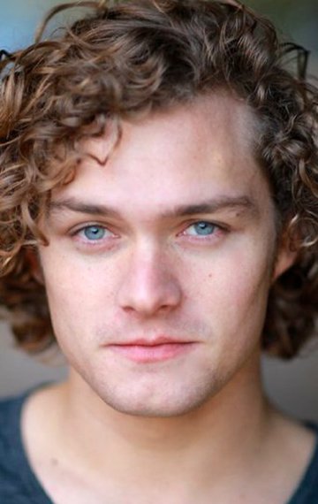Финн Джонс (Finn Jones) фото: Финн Джонс (Finn Jones)