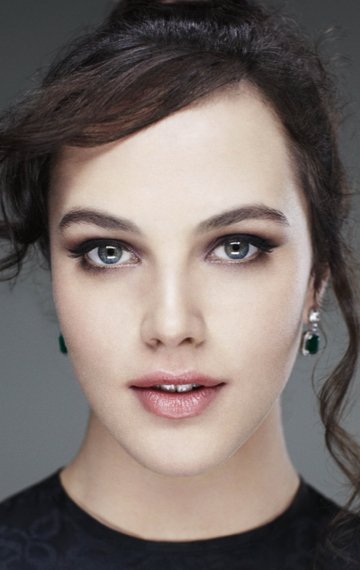 фото: Джессика Браун-Финдли (Jessica Brown-Findlay)