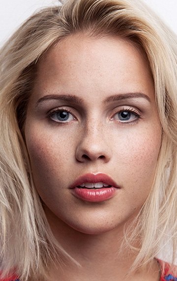 фото: Клер Холт (Claire Holt)
