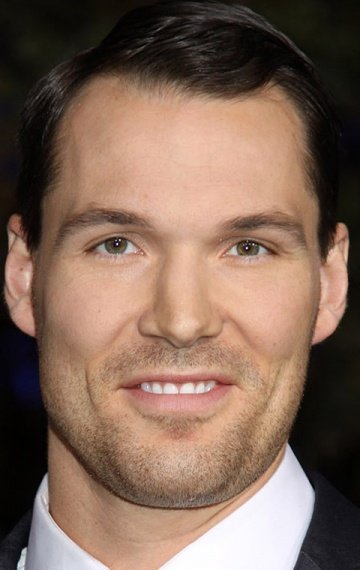 Дэниэл Кадмор (Daniel Cudmore) фото: Дэниэл Кадмор (Daniel Cudmore)