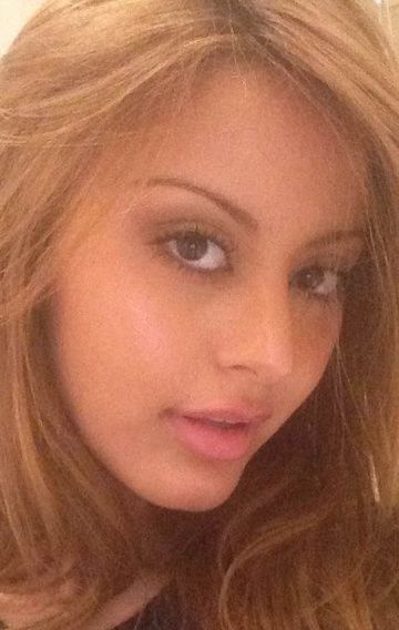 Захия Дехар (Zahia Dehar) фото: Захия Дехар (Zahia Dehar)