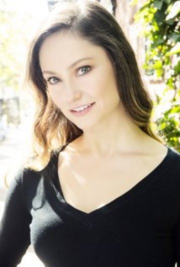 Эмили Невез (Emily Neves) фото: Эмили Невез (Emily Neves)