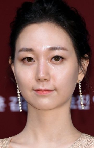 фото: Ли Ю-ён (Lee Yoo-young)