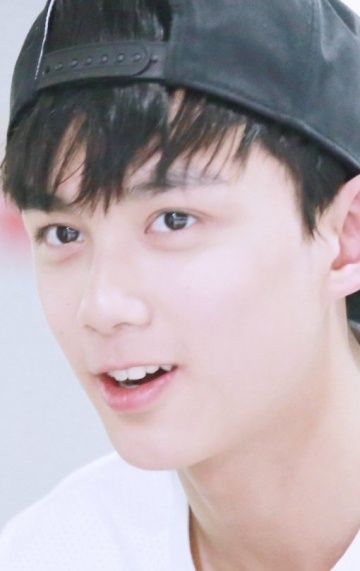 У Лэй (Wu Lei) фото: У Лэй (Wu Lei)