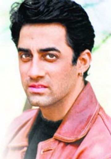 Файзал Кхан (Faisal Khan) фото: Файзал Кхан (Faisal Khan)