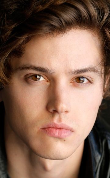 Тайлер Янг (Tyler Young) фото: Тайлер Янг (Tyler Young)