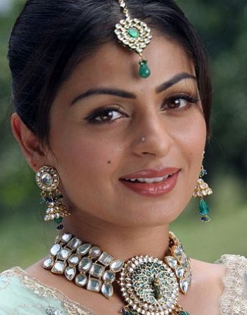 фото: Ниру Баджва (Neeru Bajwa)