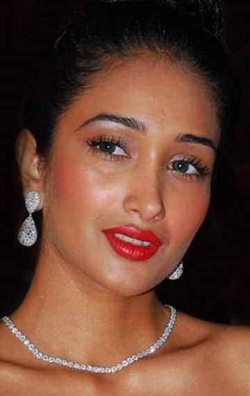 фото: Джия Кхан (Jiah Khan)